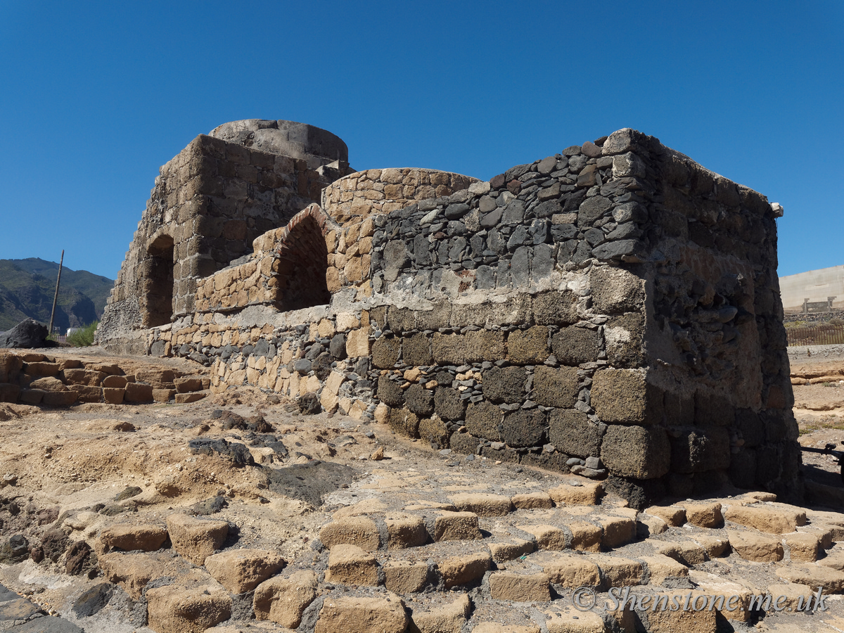 Hornos de cal (Lime kilns), Puertito de los Silos